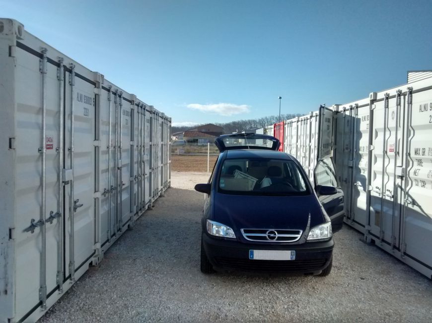 Garde-meuble en conteneur maritime avec accès libre et direct en voiture de Gardetout